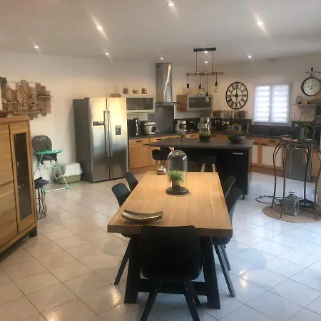 Magnifique Villa Avec Piscine Chauffee. * Vergeroux